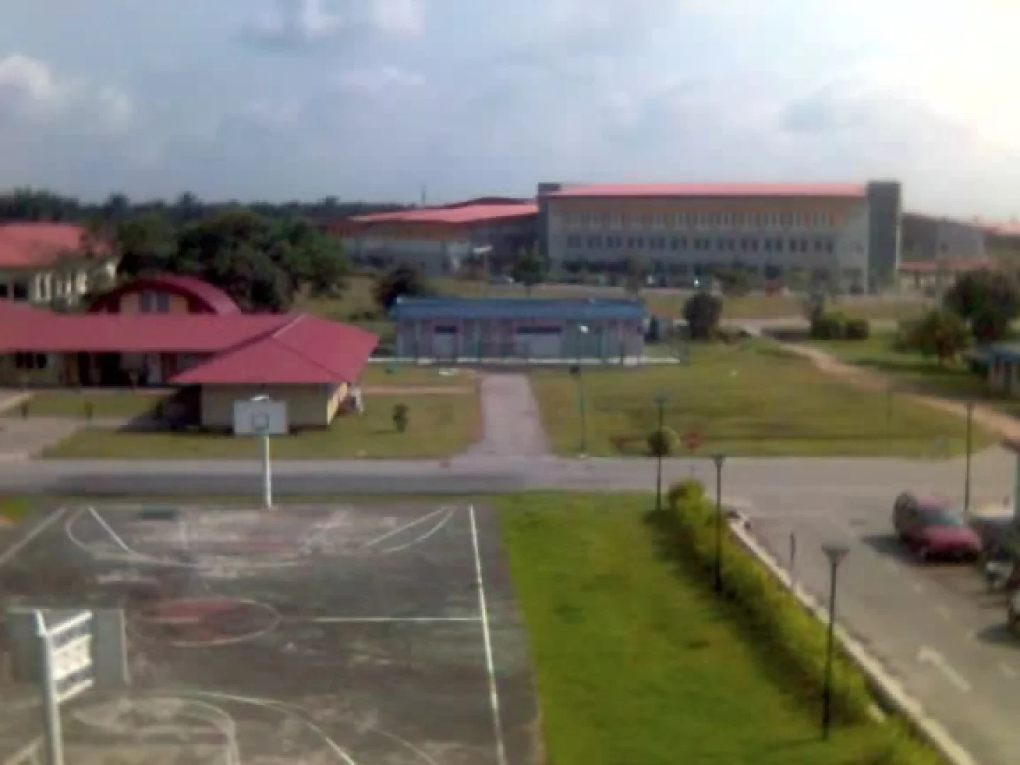 courts batu pahat