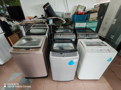 Menjual barang electric second