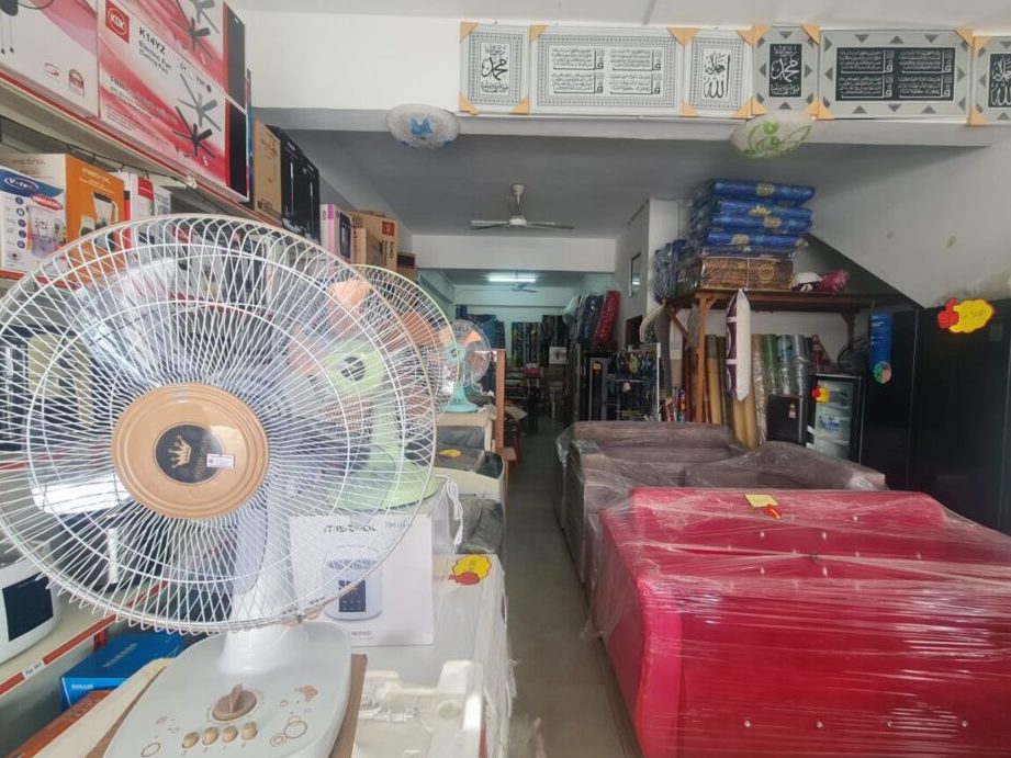 perabot dan barangan elektrik